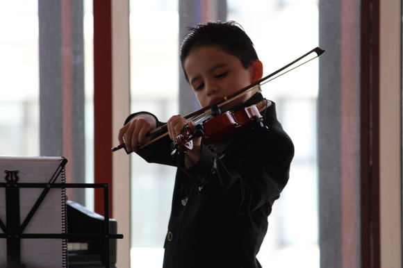 🎻 Clase de Prueba Individual – Violín (Niños)